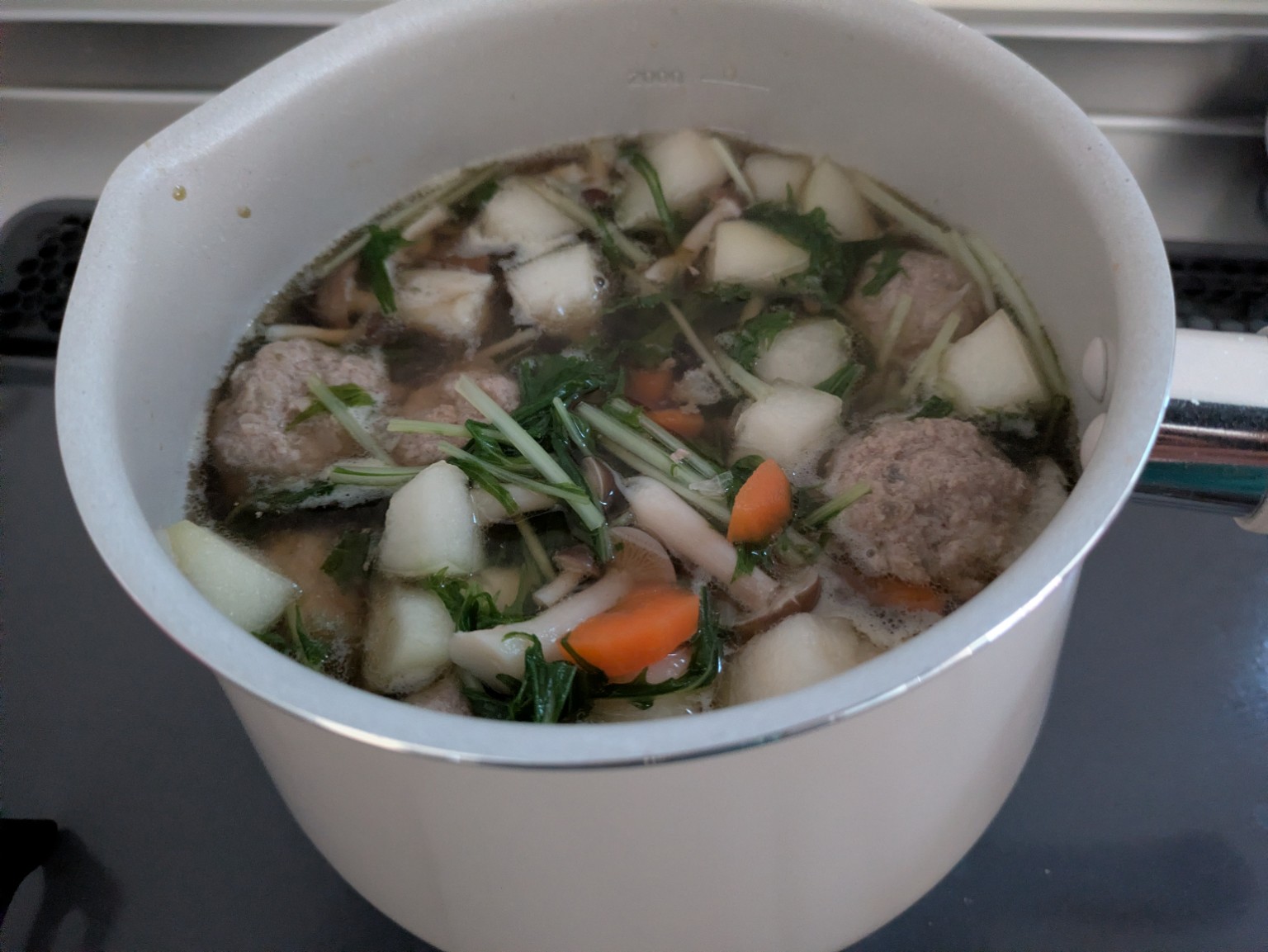 肉団子と根菜のスープの完成写真