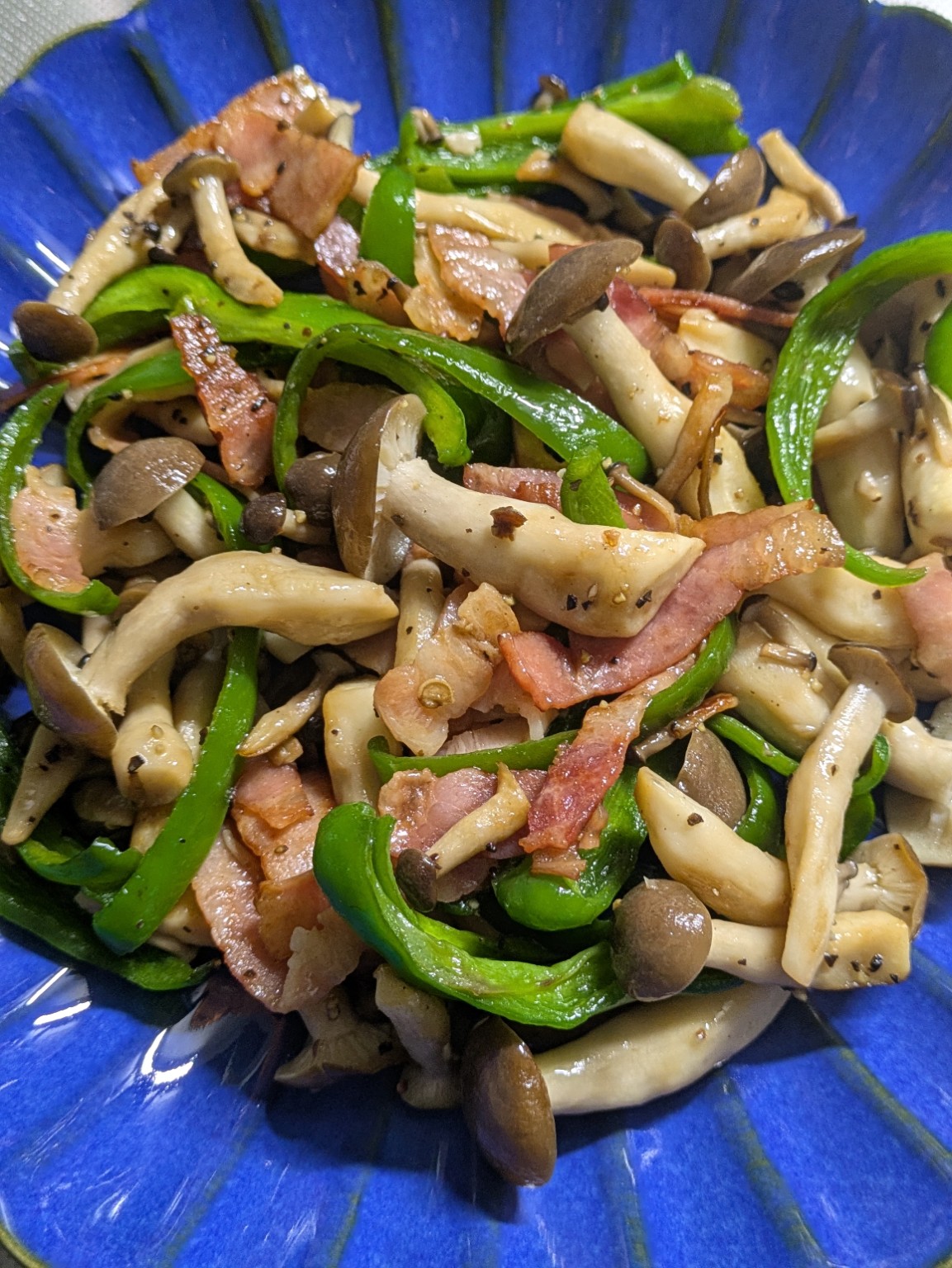 ピーマンとしめじのソテー（副菜）