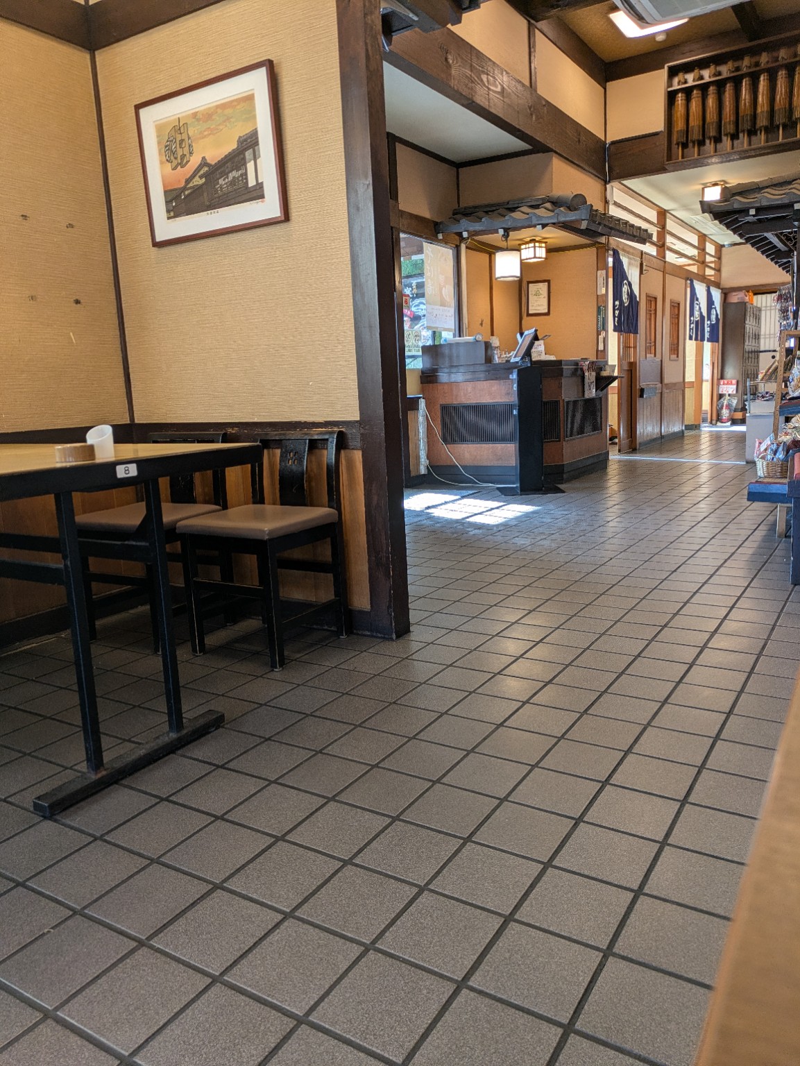 サガミ店内の落ち着いた和の雰囲気